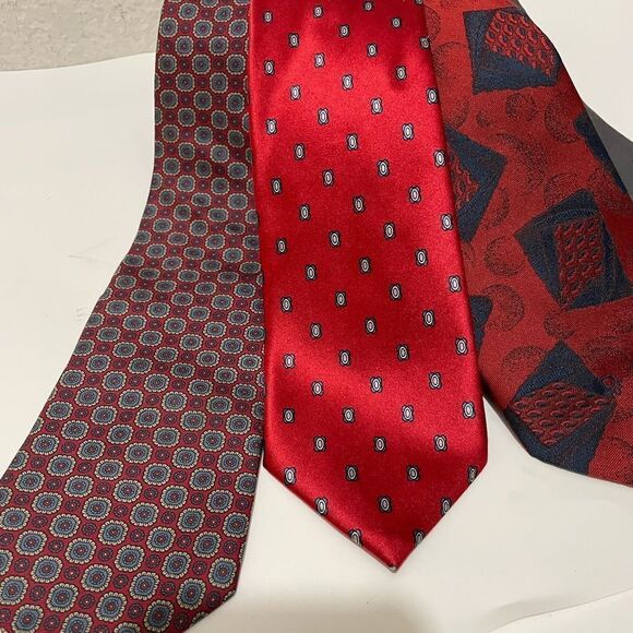 Lot of 3  Yves Saint Laurent men’s Ties - Picture 1 of 5